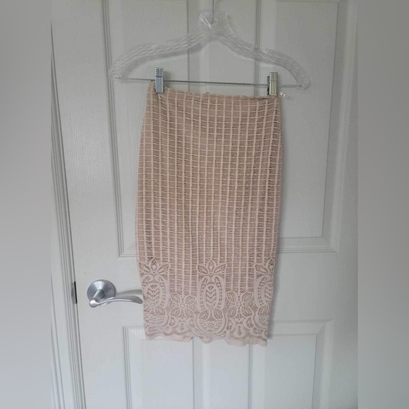 Pencil Skirt Small Size Preloved - Picture 1 of 3